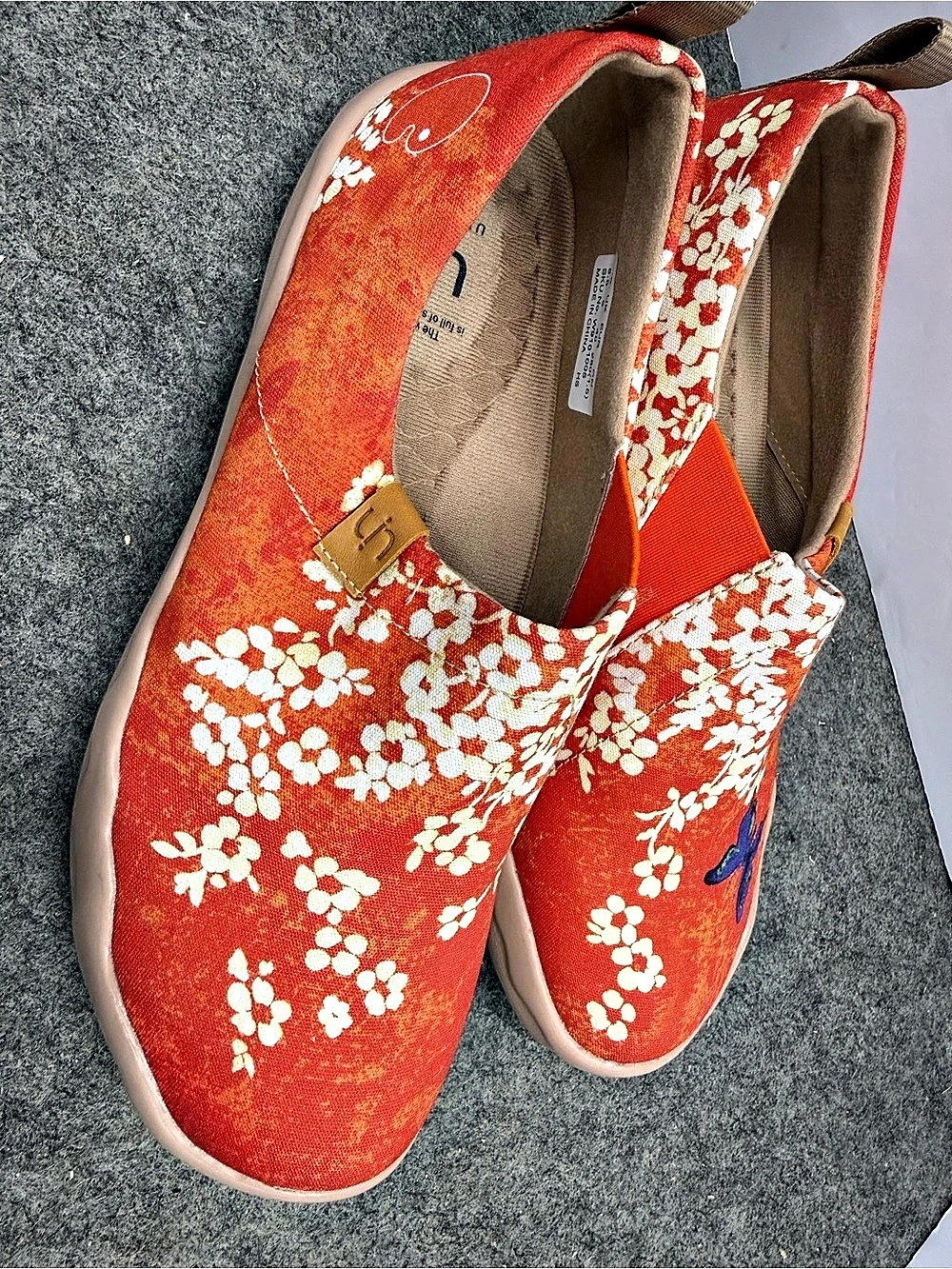 UIN “Sakura” Toledo I Women’s Slip-On Shoes ~ Like New ~ 8.5